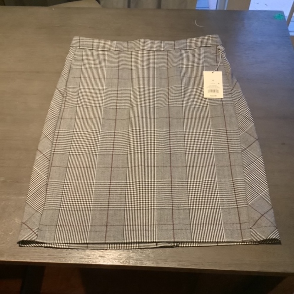 NWT - Gray Plaid Skirt, Size 12